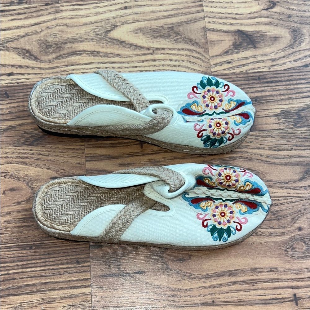 Embroidered Floral Espadrilles in Cream